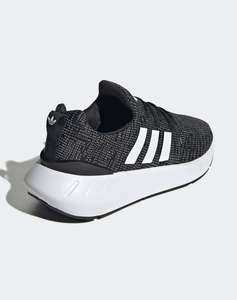 ADIDAS ORIGINAL Sneakersy SWIFT RUN 22